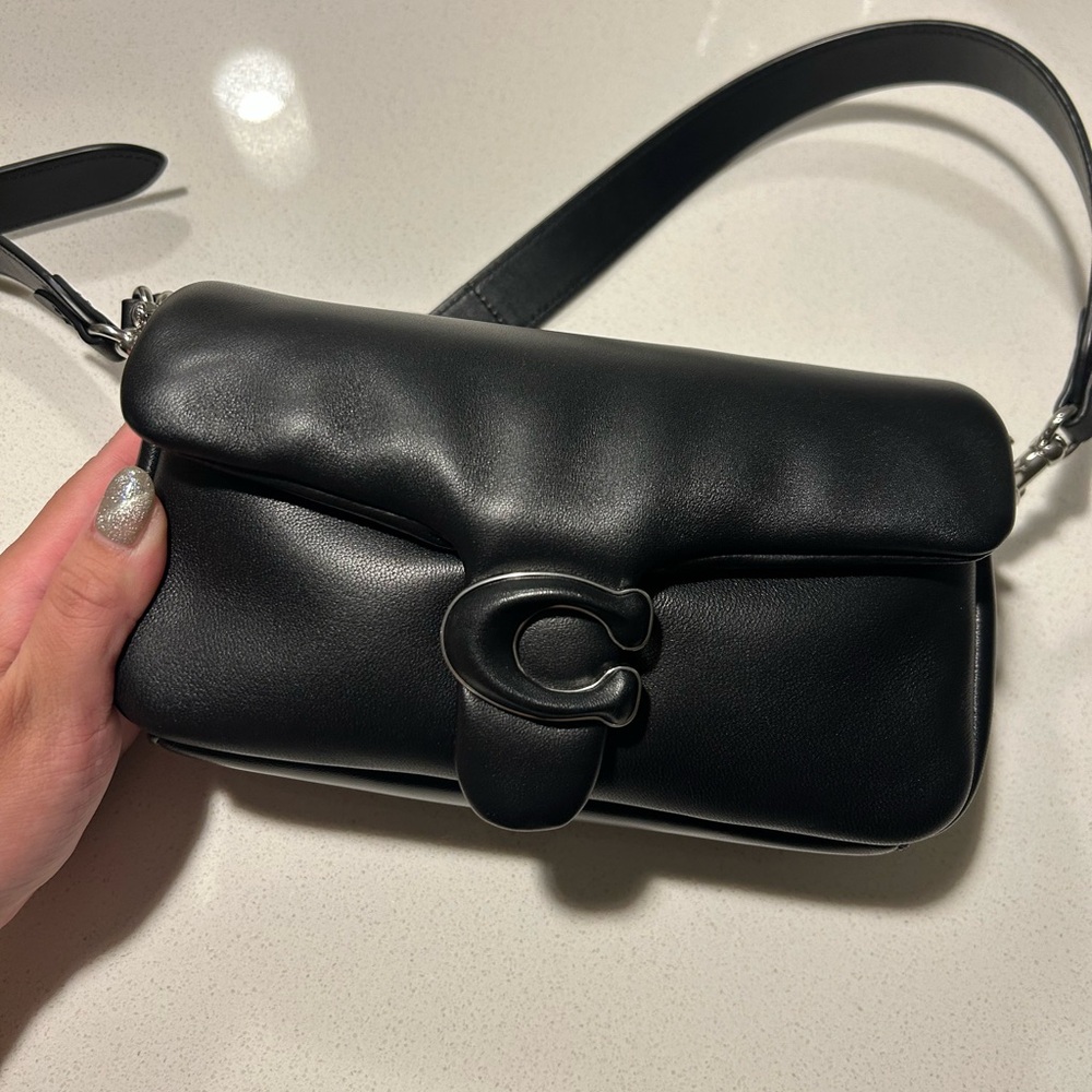 COACH PILLOW TABBY 20 (discontinued style)